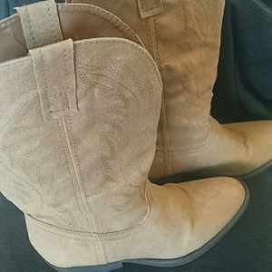 Sueded Cowgirl Boots! 💕